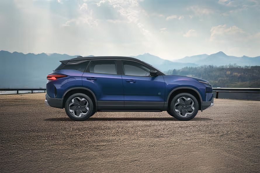 What features does the base variant of the Tata Harrier EV include?